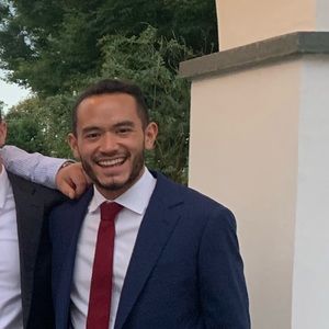 Meet your Posher, Dominic